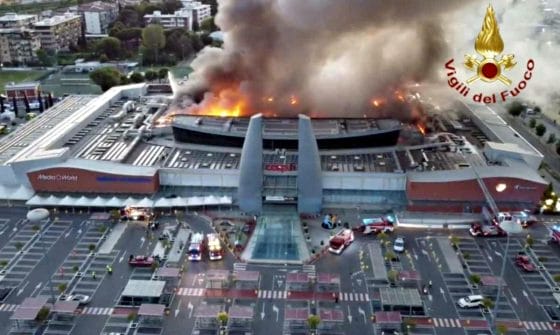 Incendio del centro commerciale Unicoop di Ponte a Greve, a processo impresari e geometra. Spiegate le cause del rogo