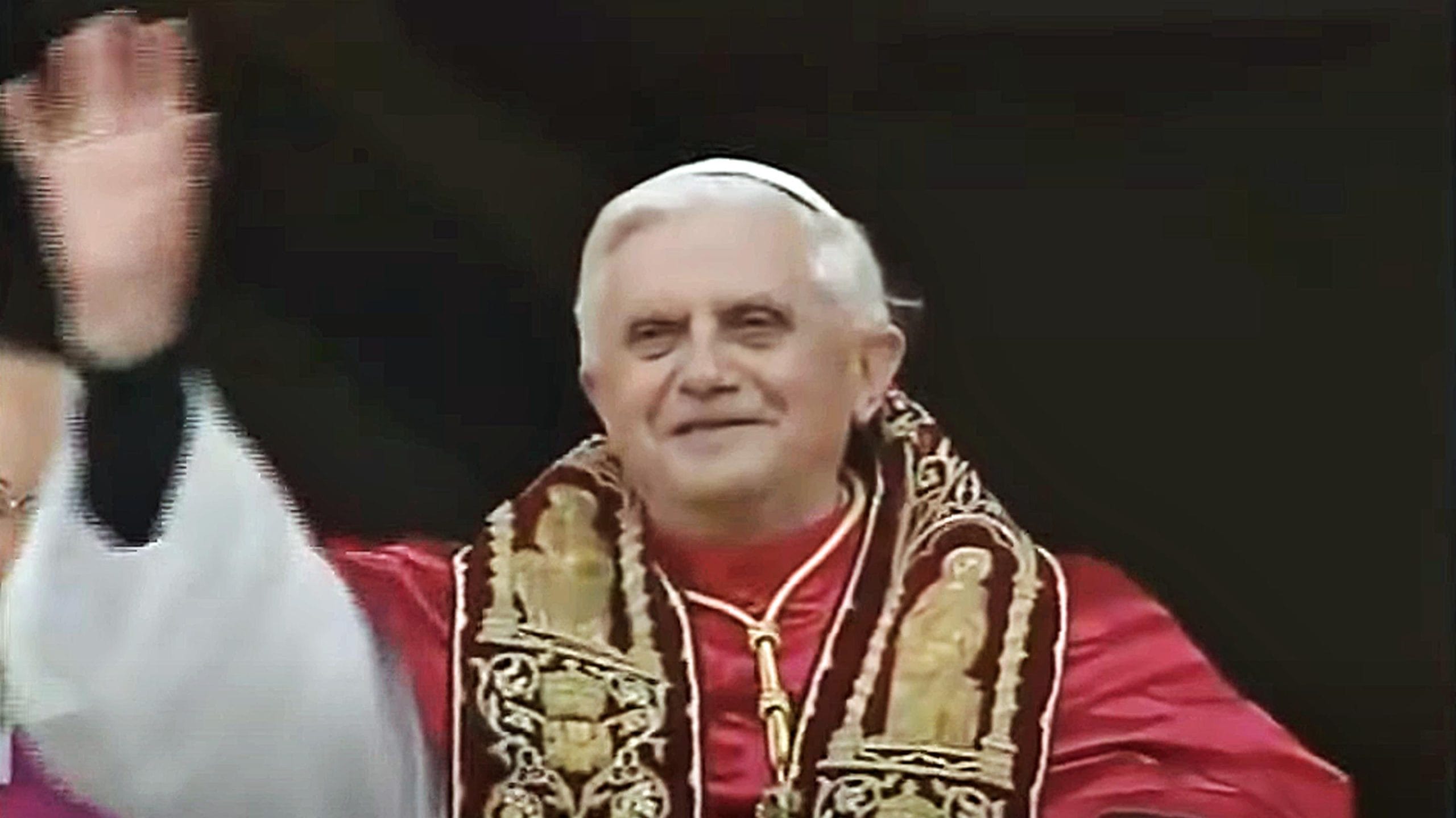 Morte di Benedetto XVI, Giani: “Passerà alla storia per il coraggio di dimettersi”. Nardella: “Riflettere sui valori profondi della spiritualità”