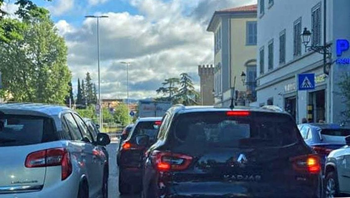 Traffico in tilt a Firenze a causa di tre incidenti e stasera c’è la partita Fiorentina-Basilea
