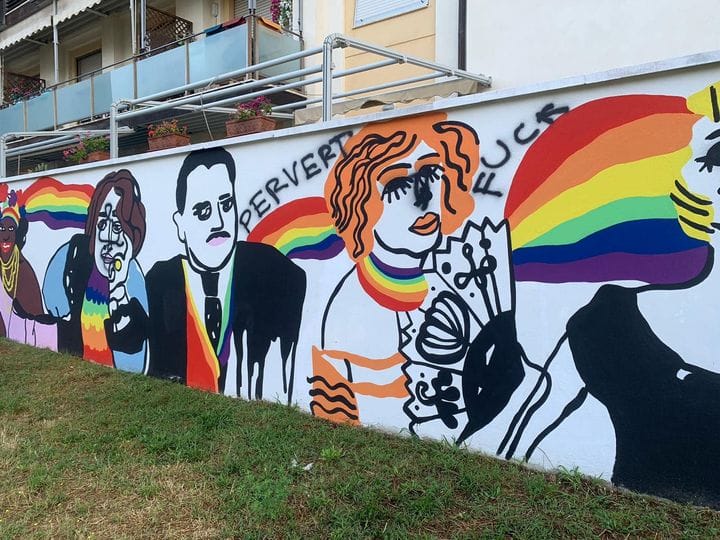 Livorno: scritte omofobe su murale Lgbt