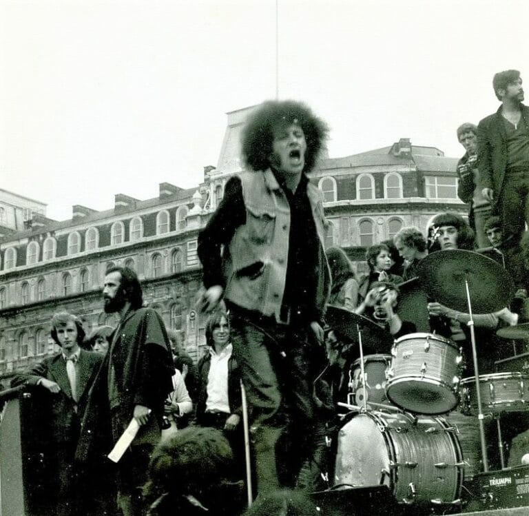 Drop Out Radio Show del 17 dicembre 2023 PTOOFF!  i 50 LP fondamentali di psychedelia UK. 1966 – 1970 (pt.2)